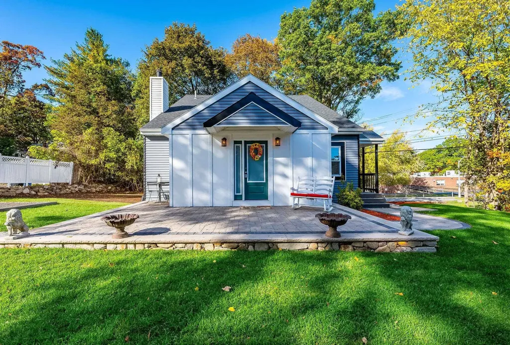 49 Millville Street Salem NH 03079