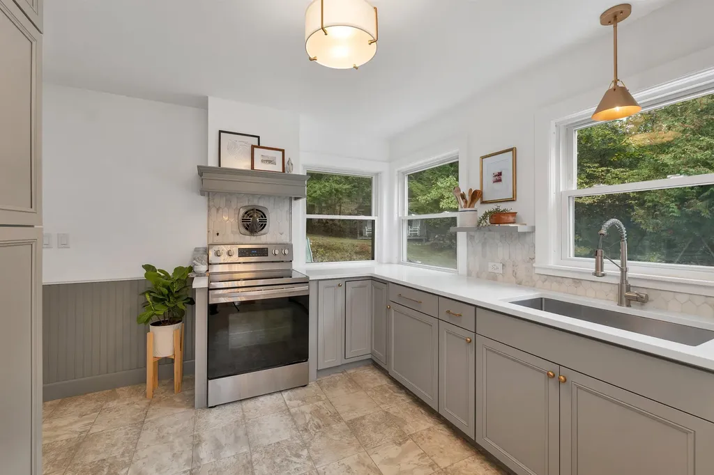 99 Elm Street Goffstown NH 03045