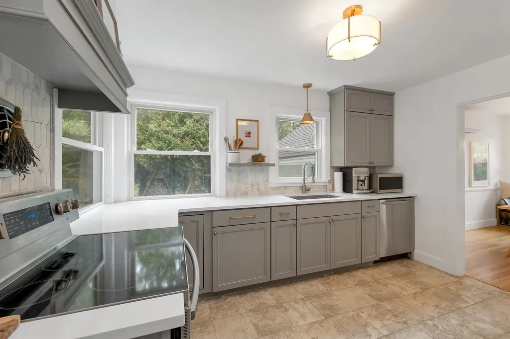 99 Elm Street Goffstown NH 03045