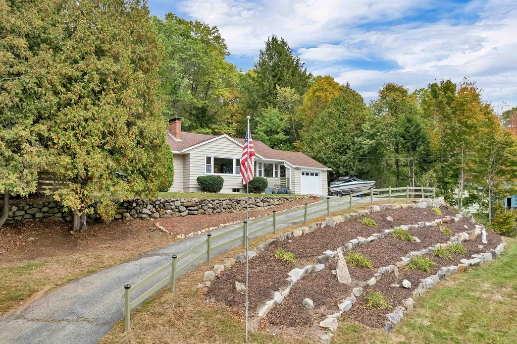 99 Elm Street Goffstown NH 03045