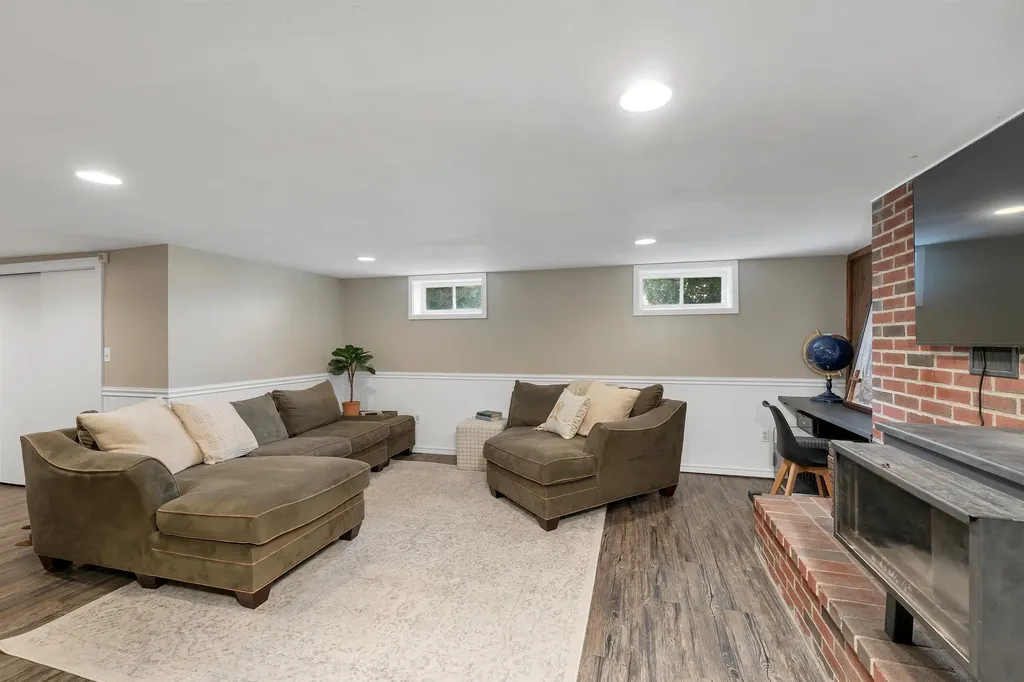 99 Elm Street Goffstown NH 03045