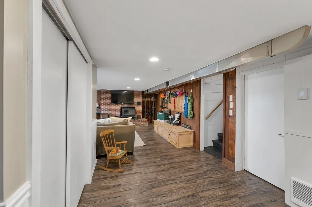 99 Elm Street Goffstown NH 03045