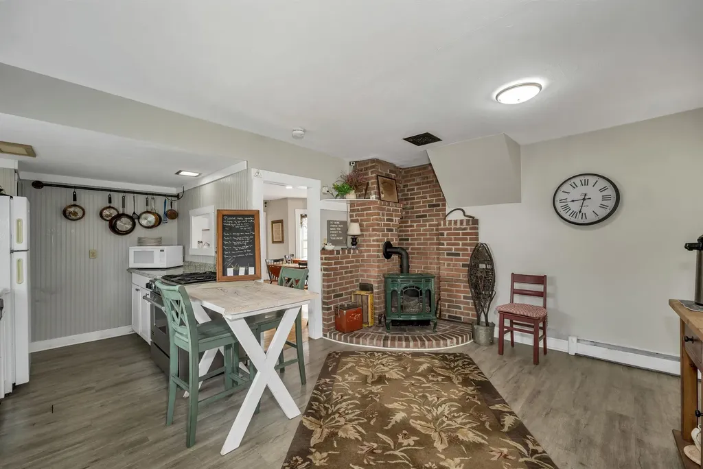 1354 Nh Route 175 Campton NH 03223