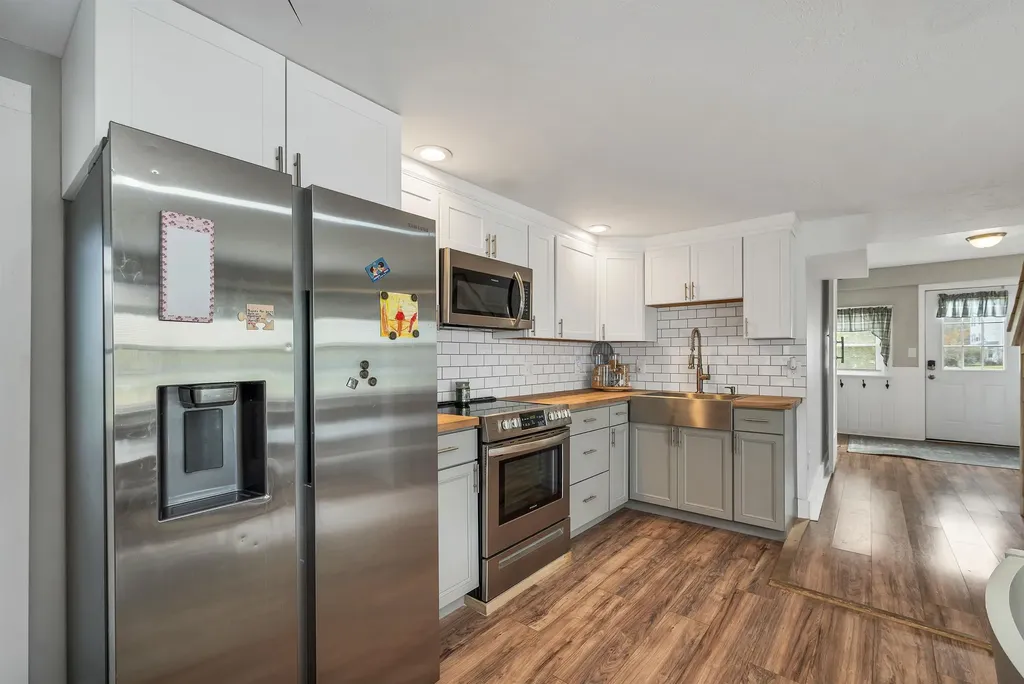 1354 Nh Route 175 Campton NH 03223