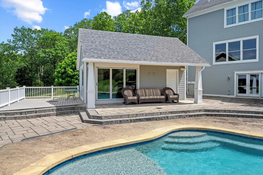 15 Old Stage Road Langdon NH 03602