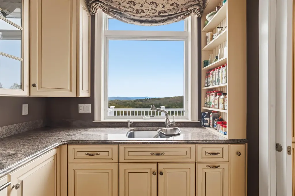 15 Old Stage Road Langdon NH 03602