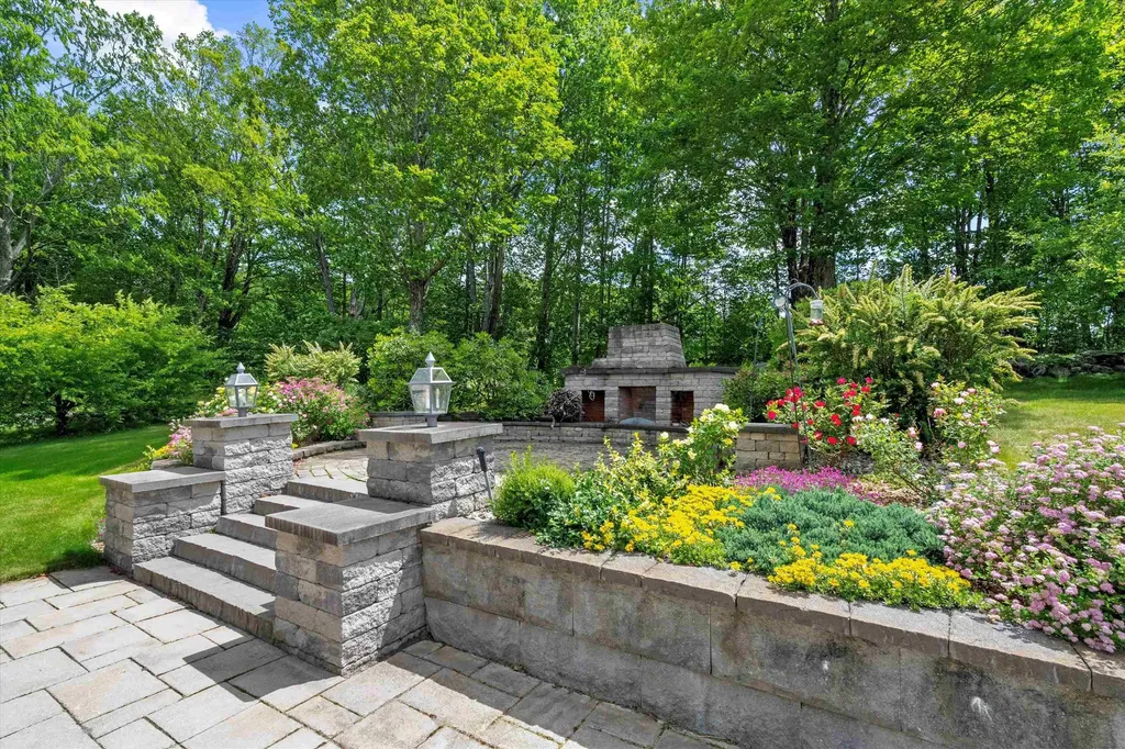 15 Old Stage Road Langdon NH 03602