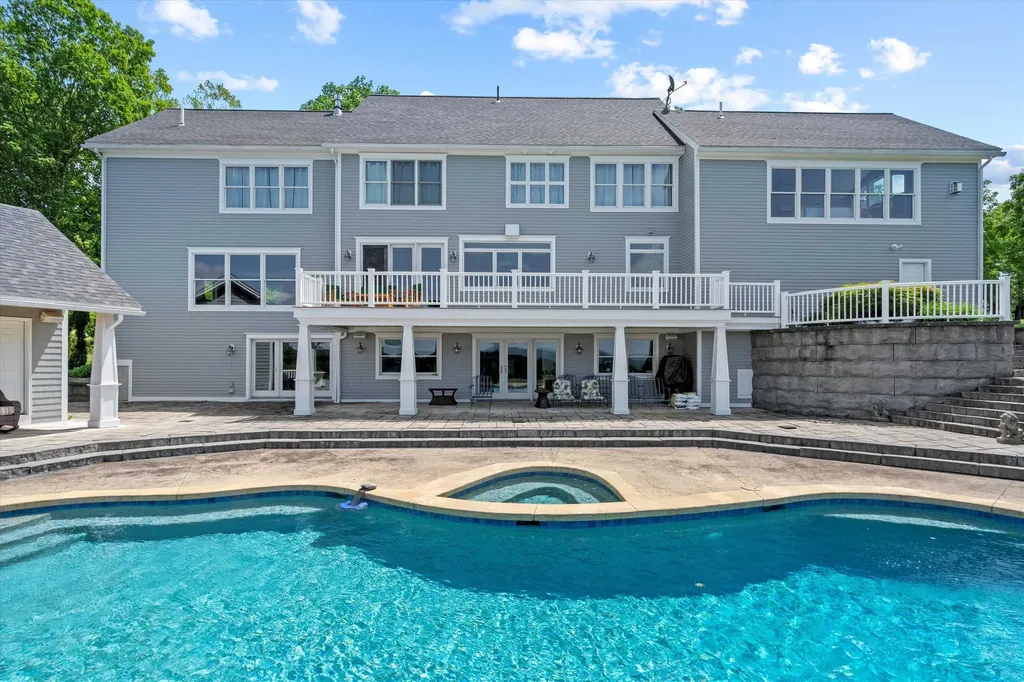 15 Old Stage Road Langdon NH 03602