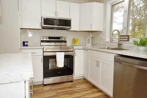 42 Woodfield Street Nashua NH 03062