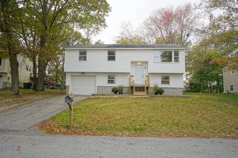 42 Woodfield Street Nashua NH 03062