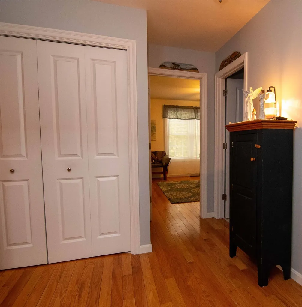 35 Locksley Lane Raymond NH 03077