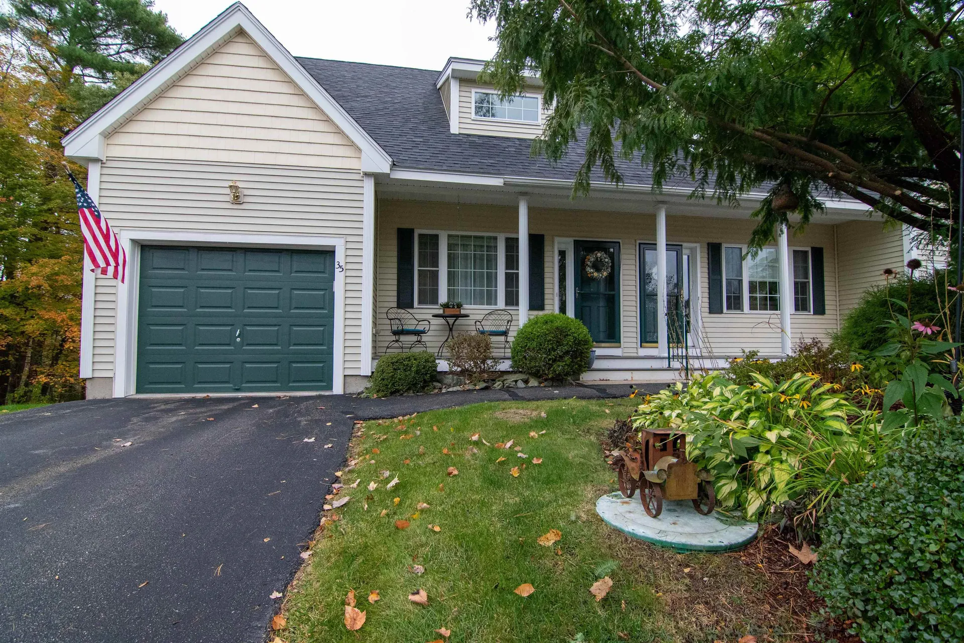 35 Locksley Lane Raymond NH 03077