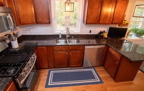 35 Locksley Lane Raymond NH 03077