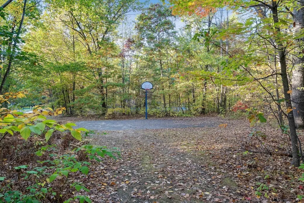 190 Oak Circle Colchester VT 05446