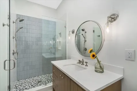 63 Commanders Helm Laconia NH 03246