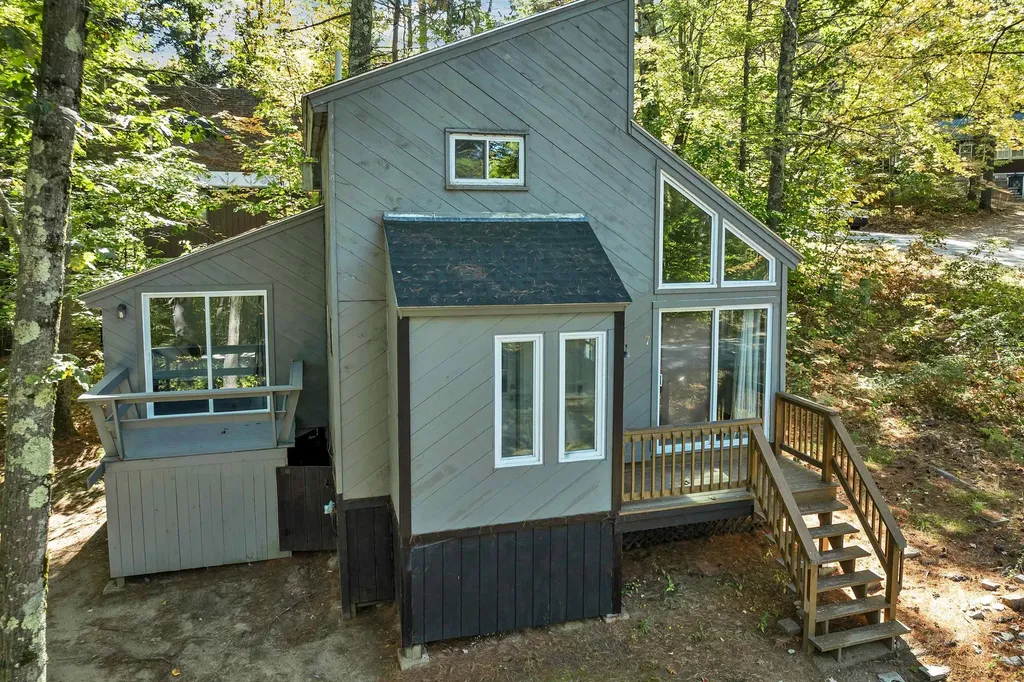 7 Wildwood Road Albany NH 03818
