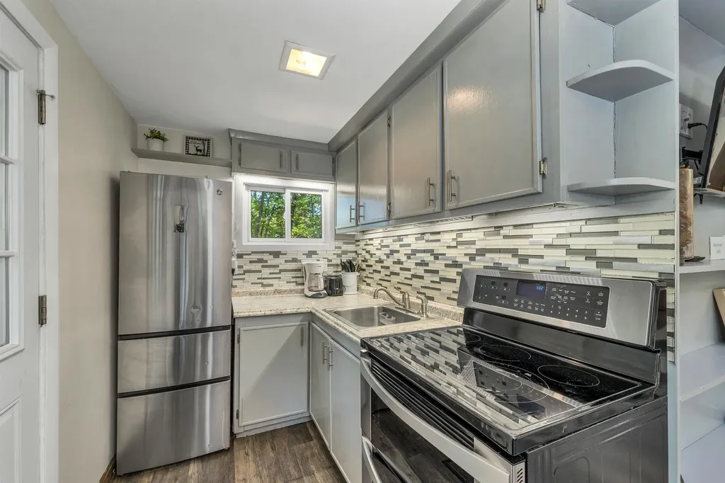 7 Wildwood Road Albany NH 03818