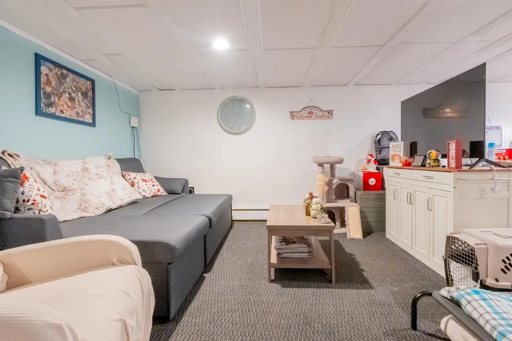 87 S Wilson Street Manchester NH 03103