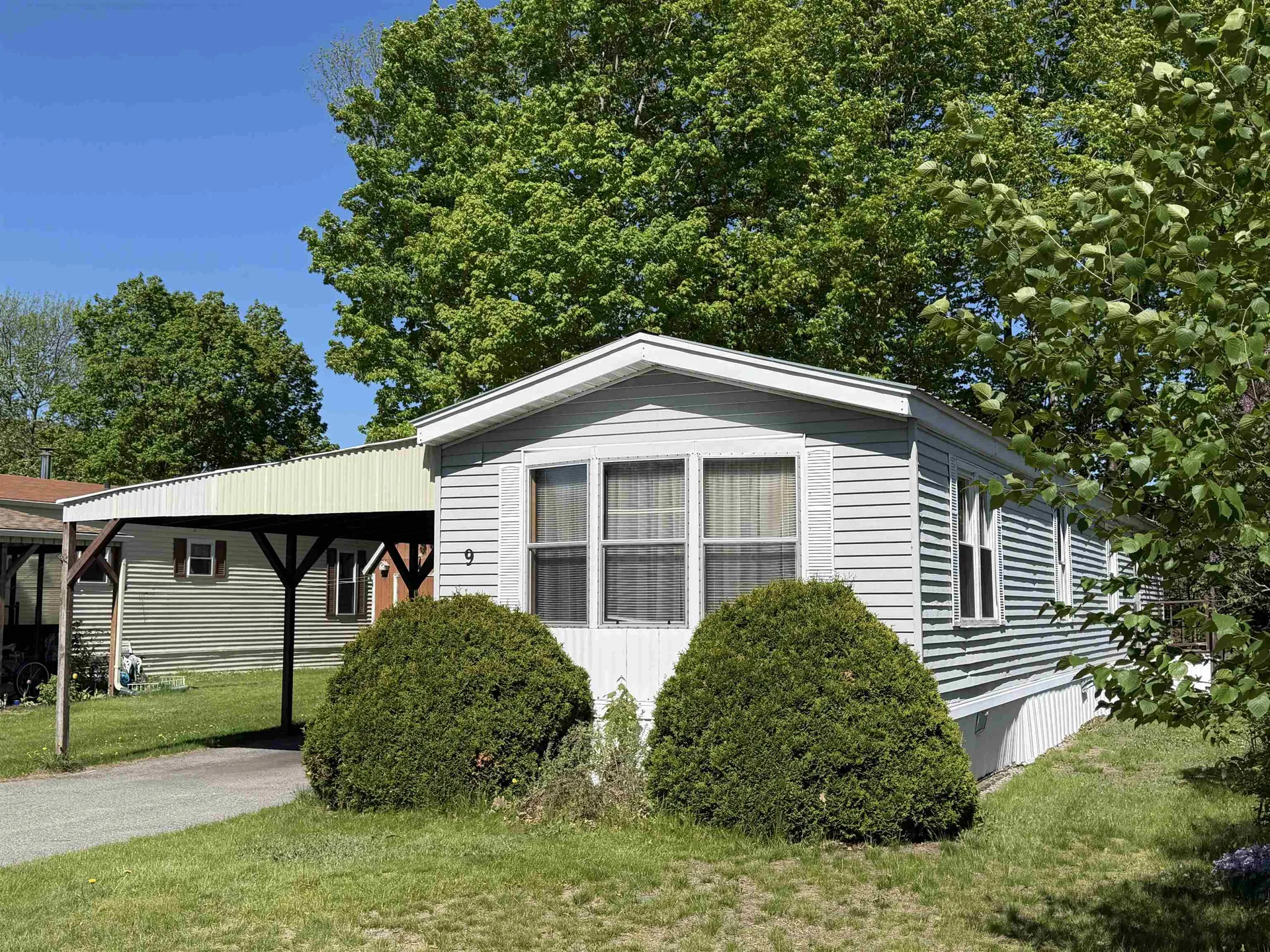 9 Paradise Street Gorham NH 03581
