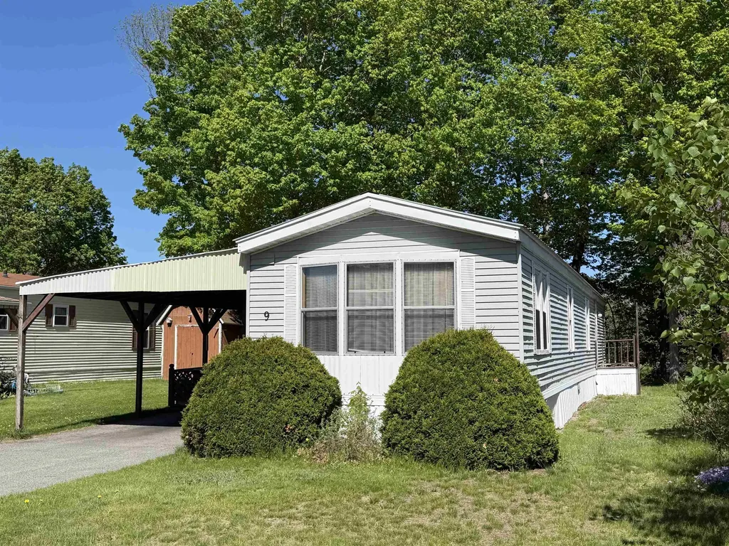 9 Paradise Street Gorham NH 03581