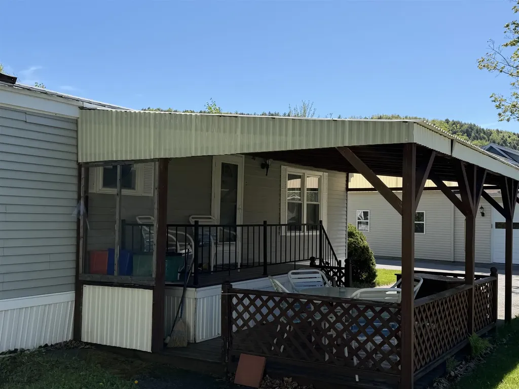 9 Paradise Street Gorham NH 03581