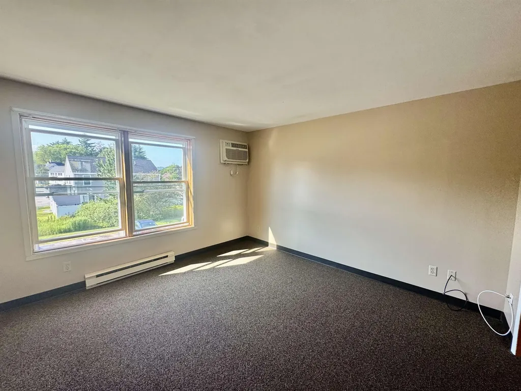 31 Central Street Hillsborough NH 03244