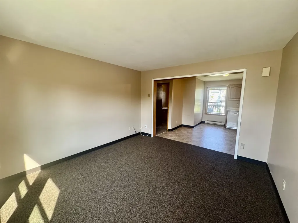 31 Central Street Hillsborough NH 03244