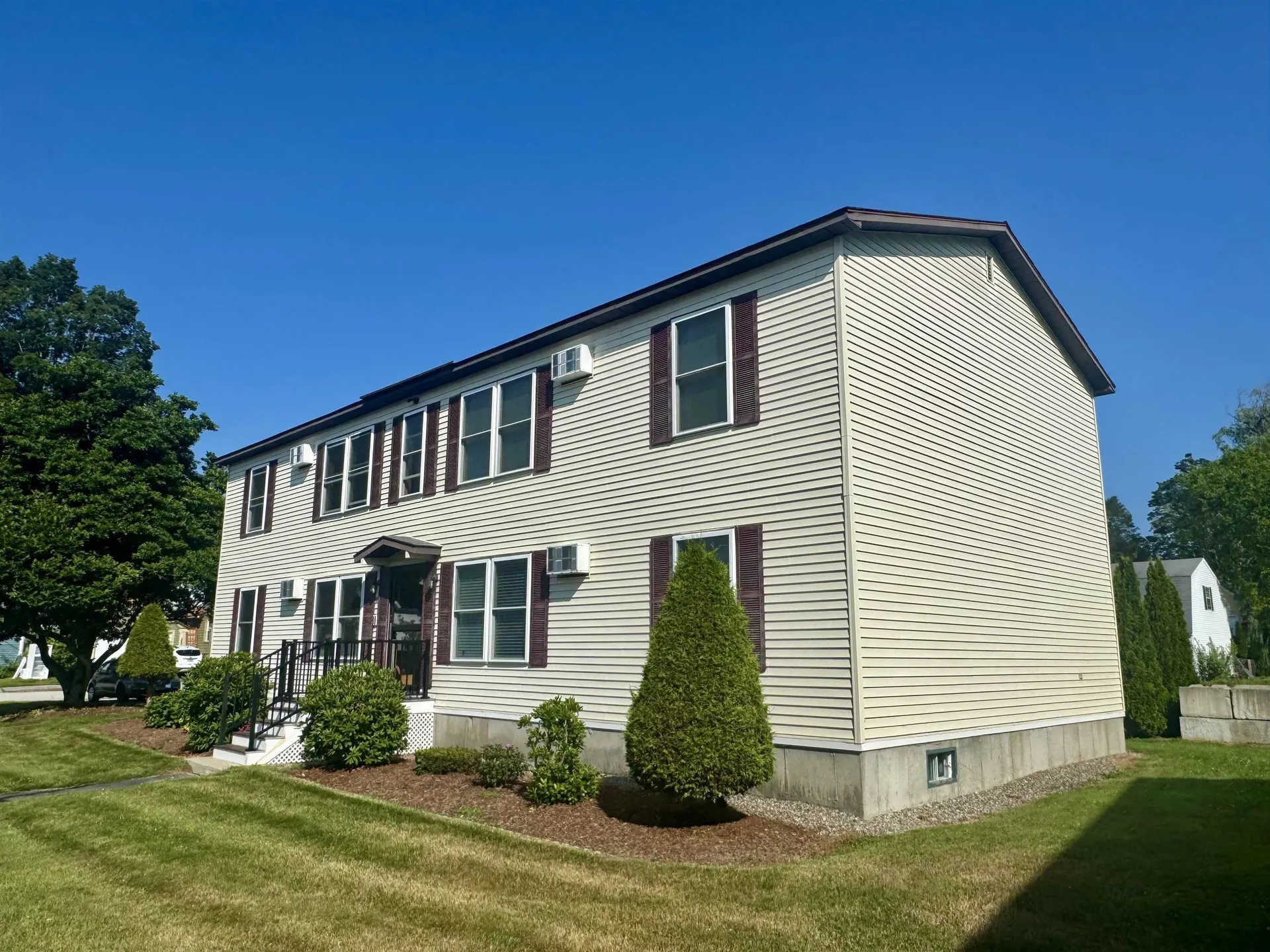 31 Central Street Hillsborough NH 03244