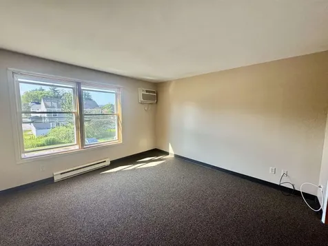 31 Central Street Hillsborough NH 03244