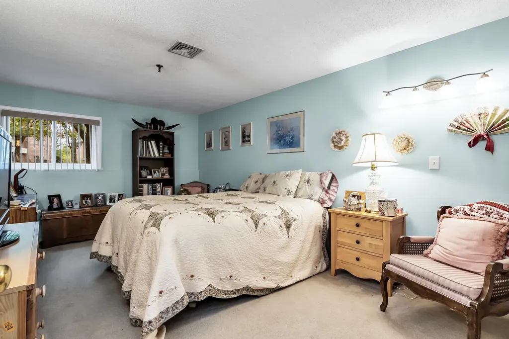 213 Abbott Farm Lane Hudson NH 03051