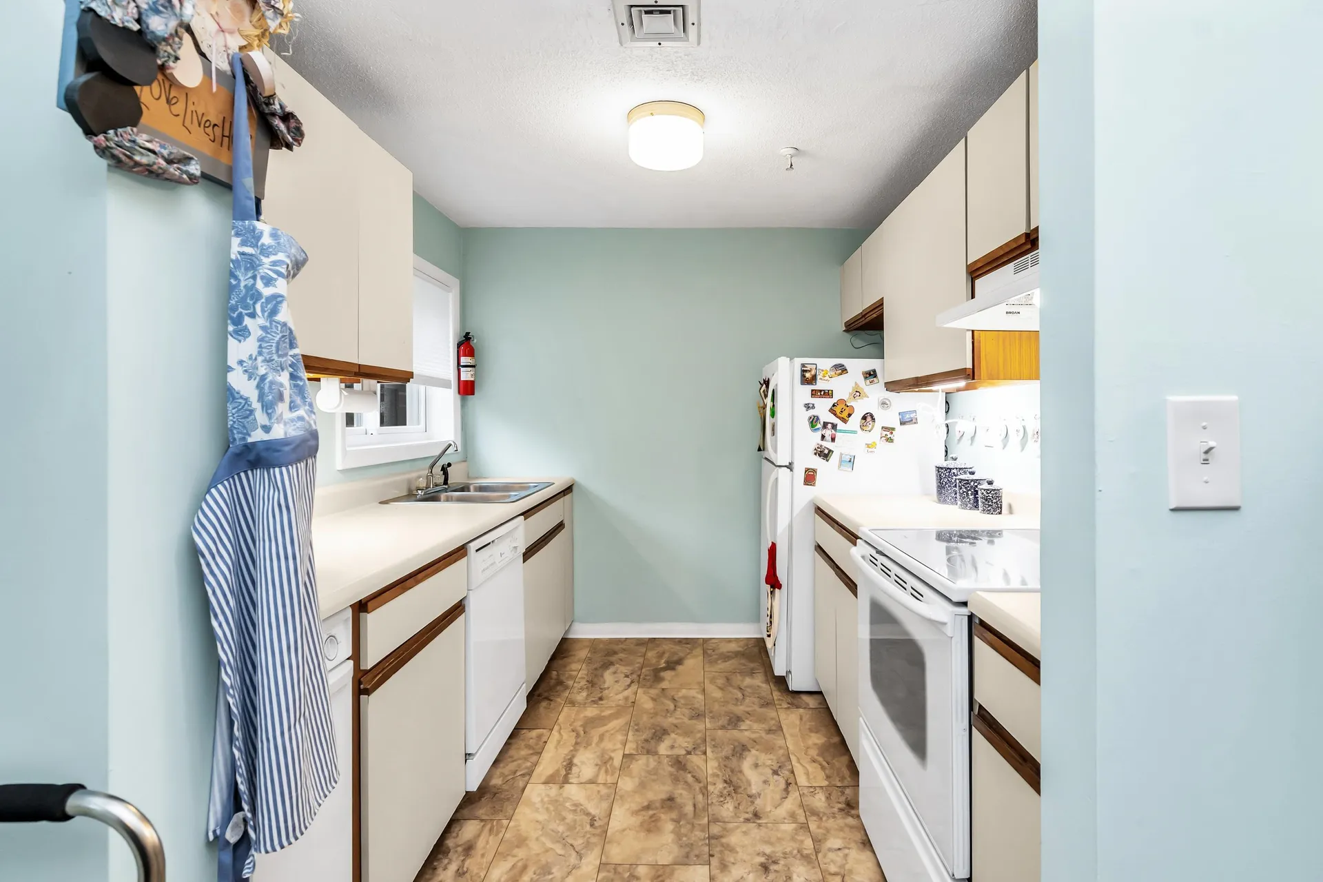 213 Abbott Farm Lane Hudson NH 03051