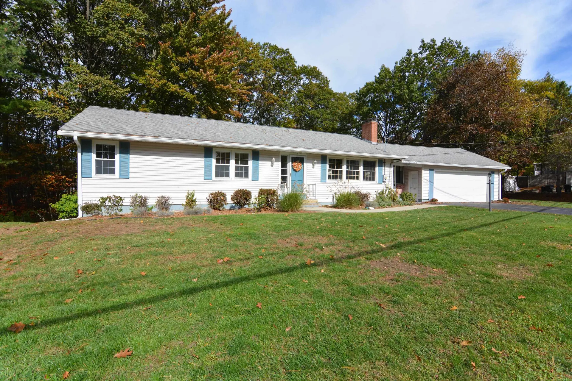 552 Oak Street Manchester NH 03104