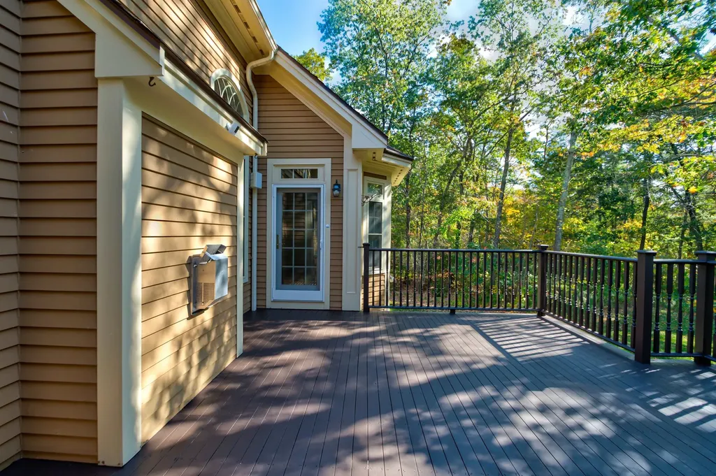 7 Buckhide Road Windham NH 03087