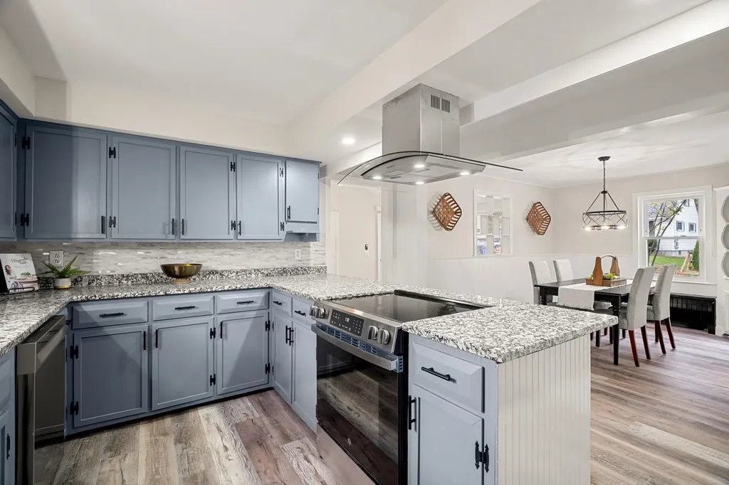 24 Fairbanks Street Manchester NH 03102