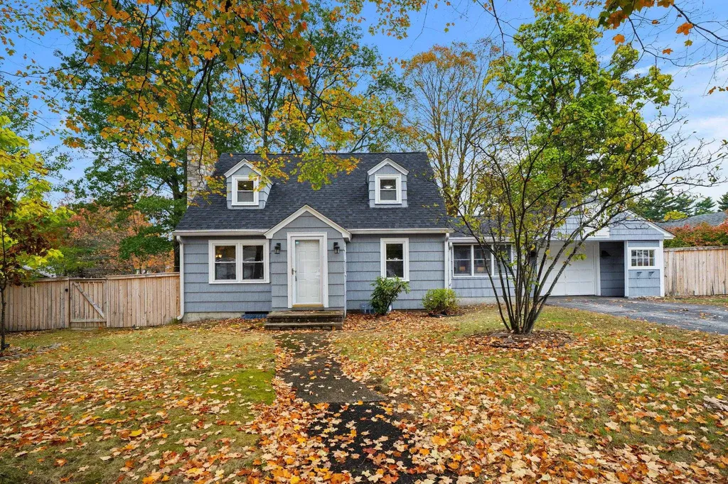 24 Fairbanks Street Manchester NH 03102