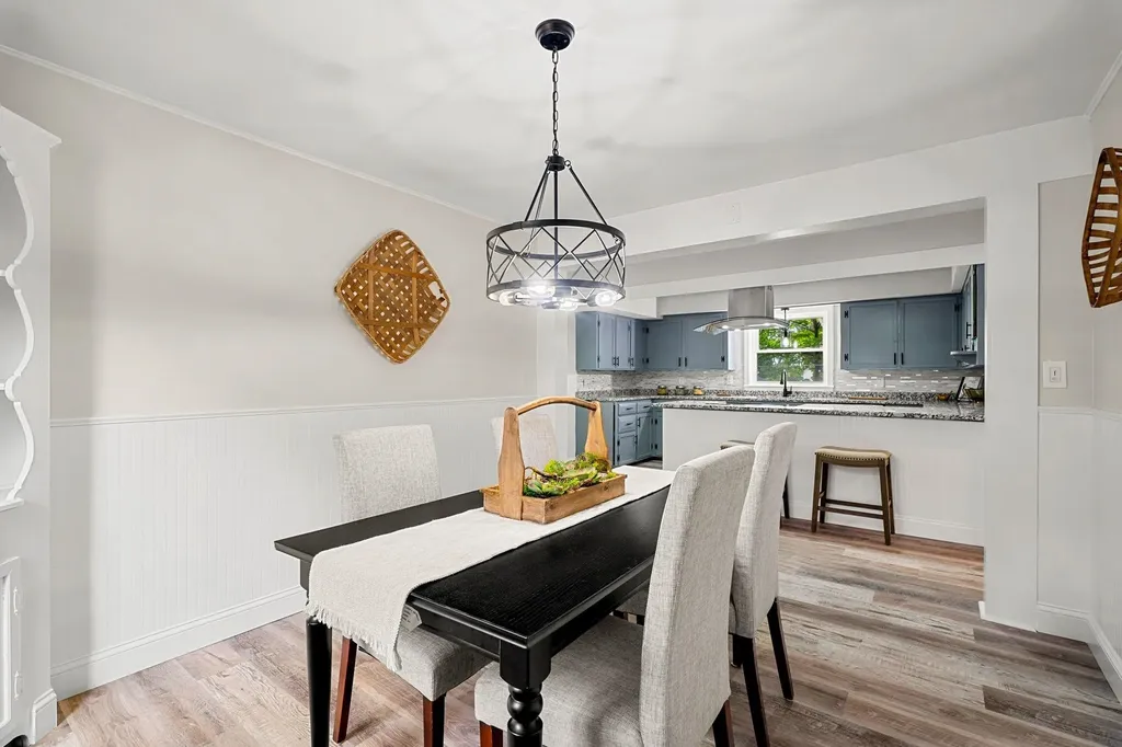 24 Fairbanks Street Manchester NH 03102