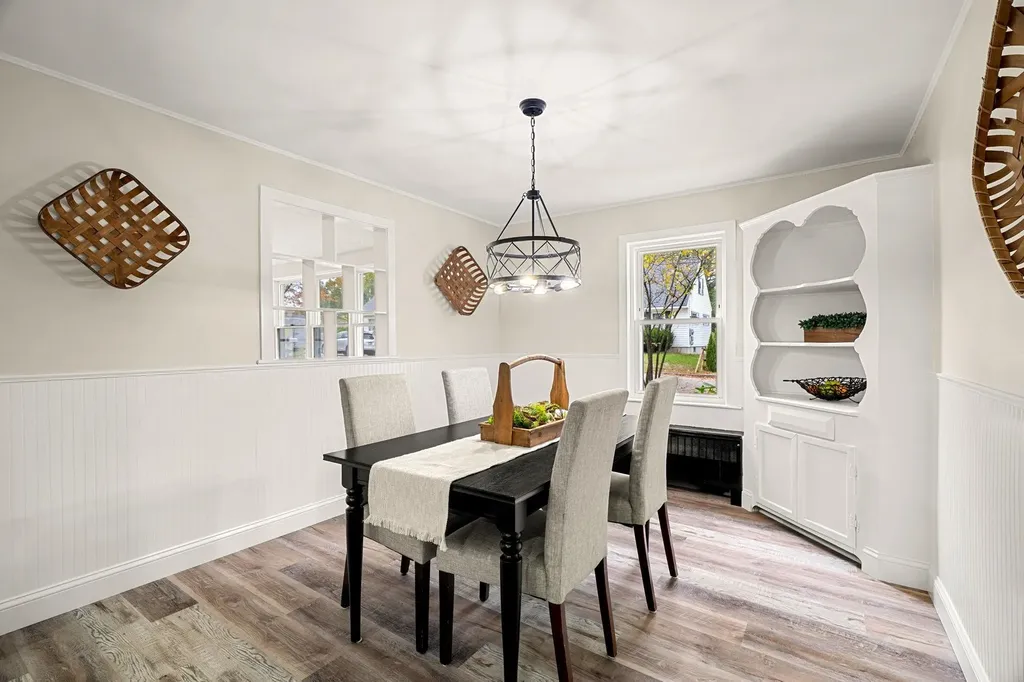 24 Fairbanks Street Manchester NH 03102