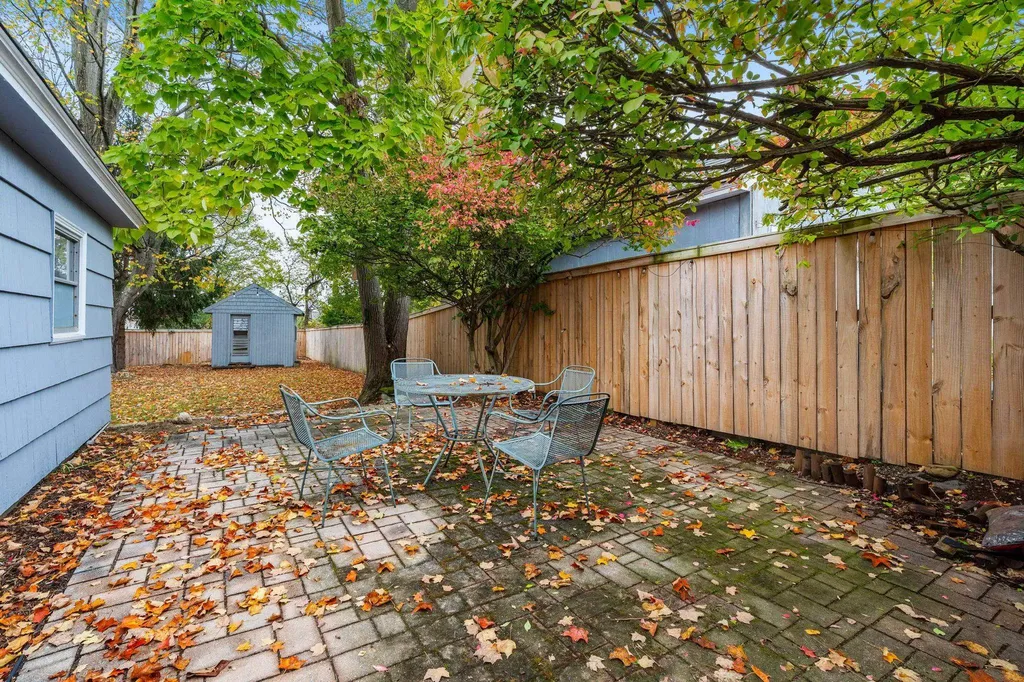 24 Fairbanks Street Manchester NH 03102