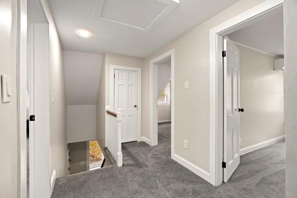 24 Fairbanks Street Manchester NH 03102