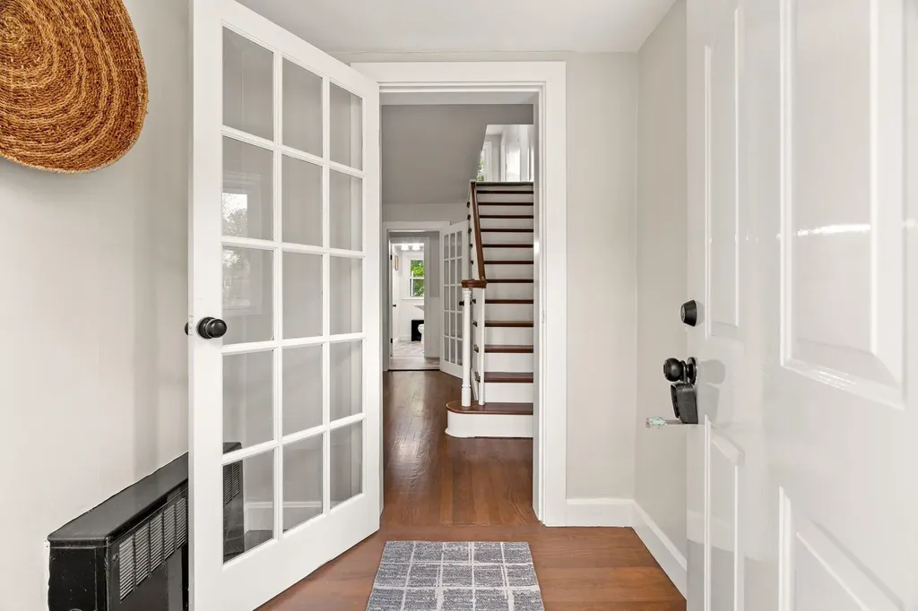 24 Fairbanks Street Manchester NH 03102