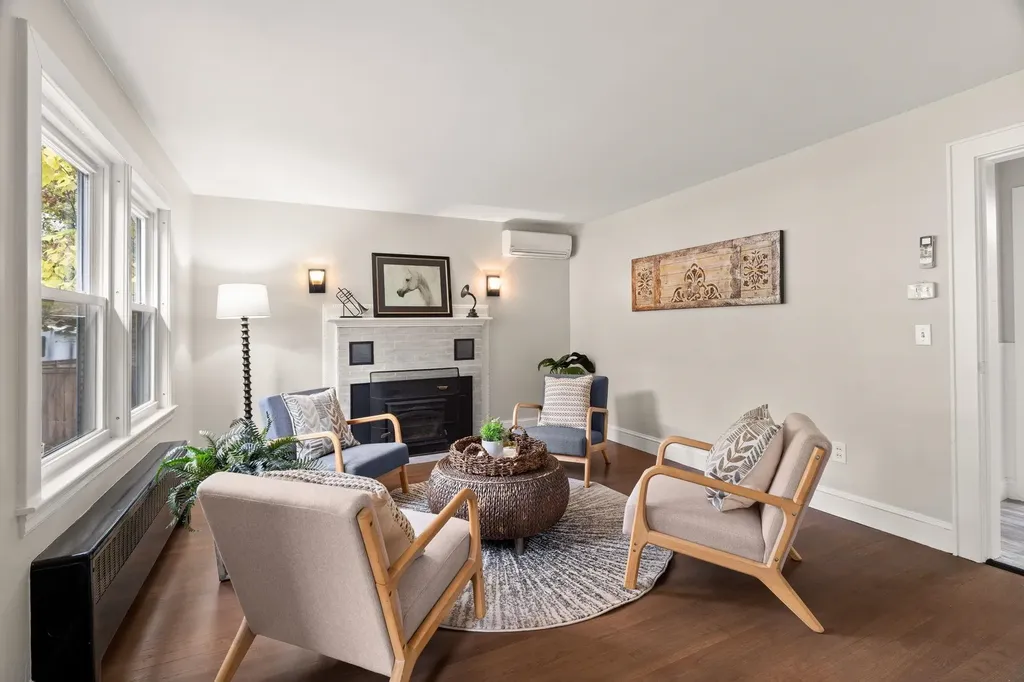 24 Fairbanks Street Manchester NH 03102