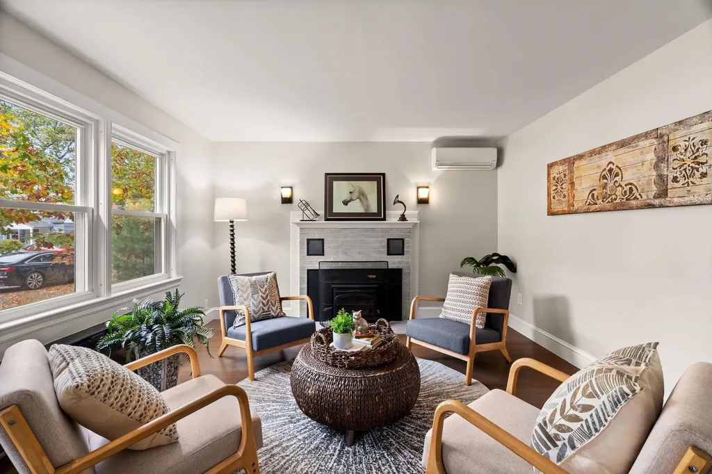 24 Fairbanks Street Manchester NH 03102