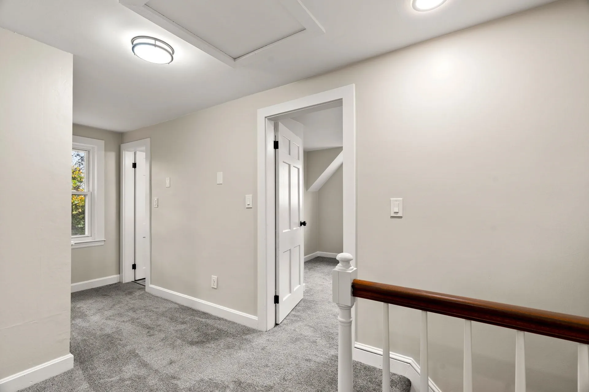 24 Fairbanks Street Manchester NH 03102