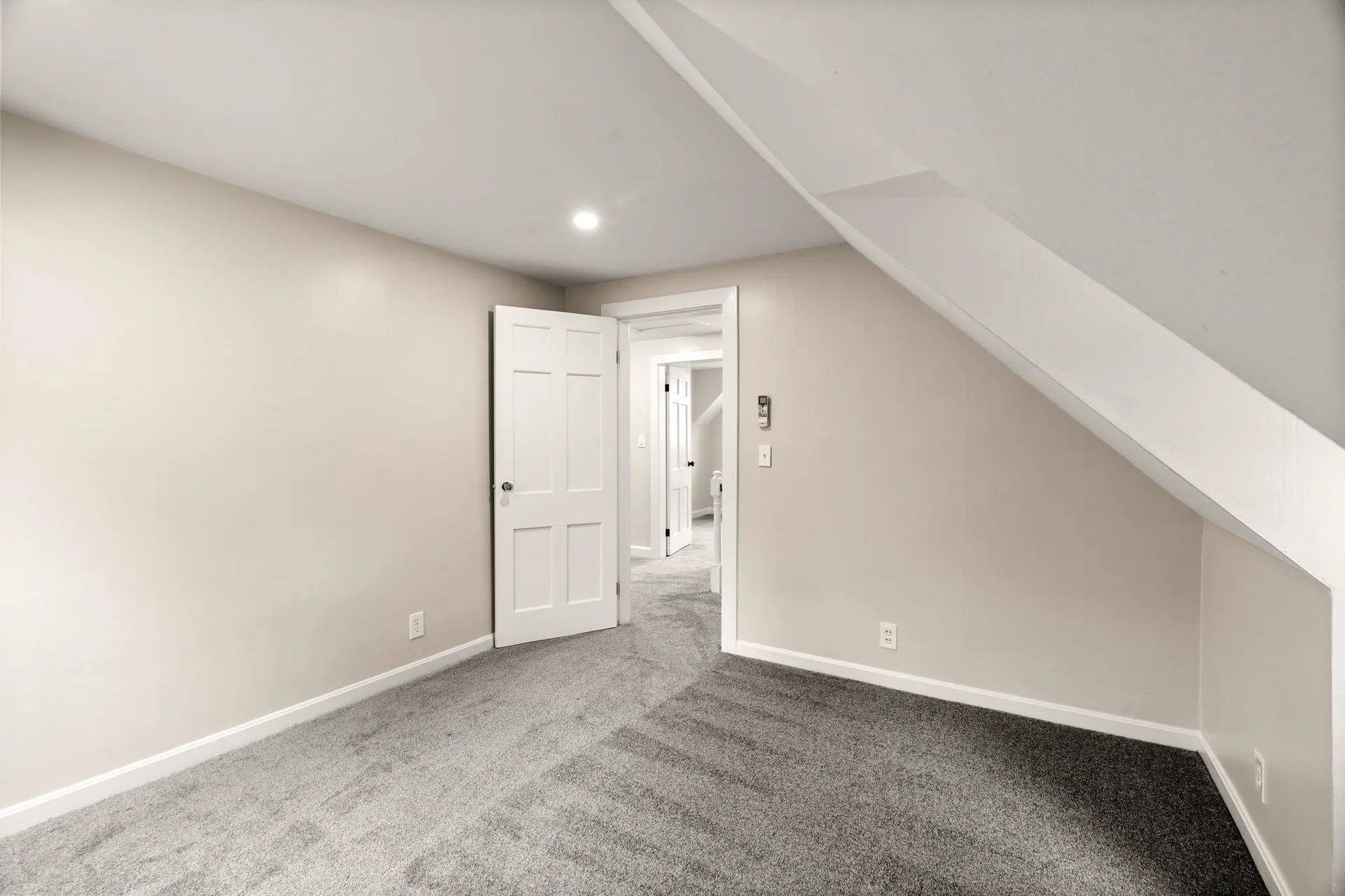 24 Fairbanks Street Manchester NH 03102