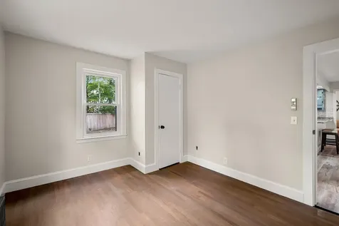 24 Fairbanks Street Manchester NH 03102