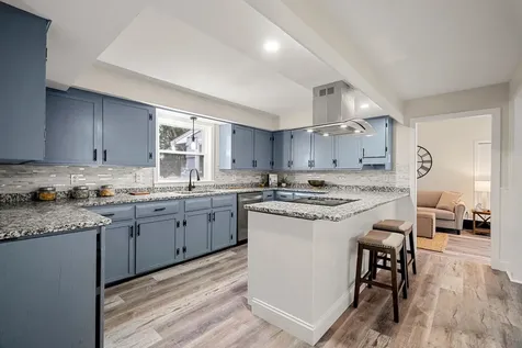 24 Fairbanks Street Manchester NH 03102