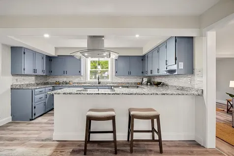 24 Fairbanks Street Manchester NH 03102