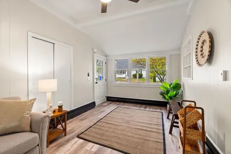 24 Fairbanks Street Manchester NH 03102