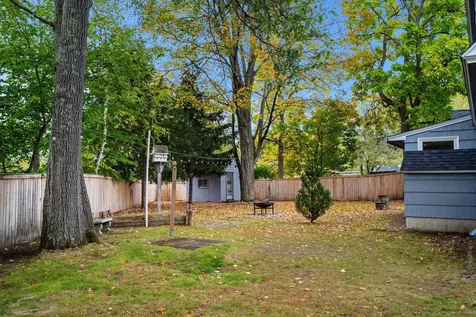 24 Fairbanks Street Manchester NH 03102