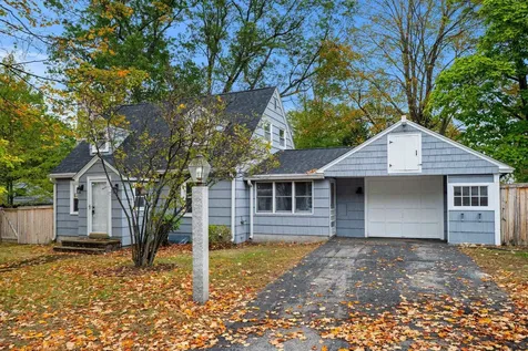 24 Fairbanks Street Manchester NH 03102